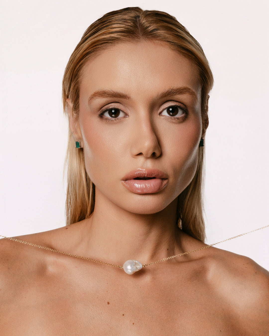 COLAR GUIRNALDA COM TOPÁZIO LONDON  E DIAMANTES