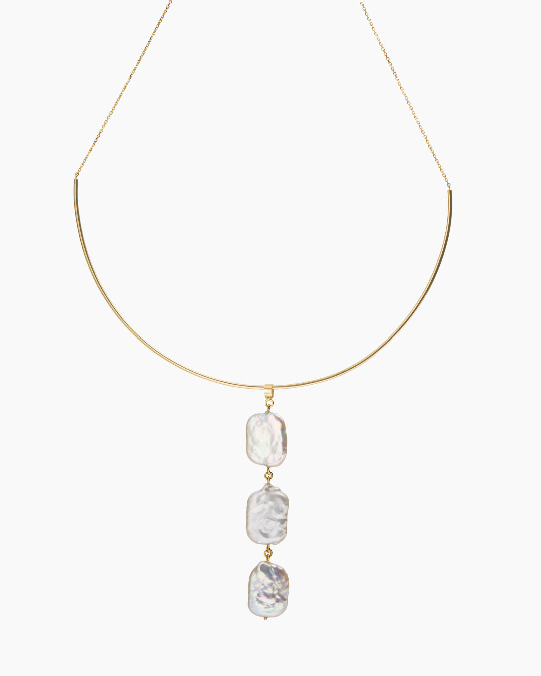 PINGENTE TRILOGÍA ABISSAL COM PÉROLAS ACHATADAS